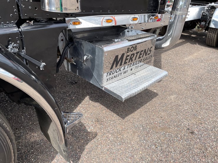 1970-peterbilt-358-image-19