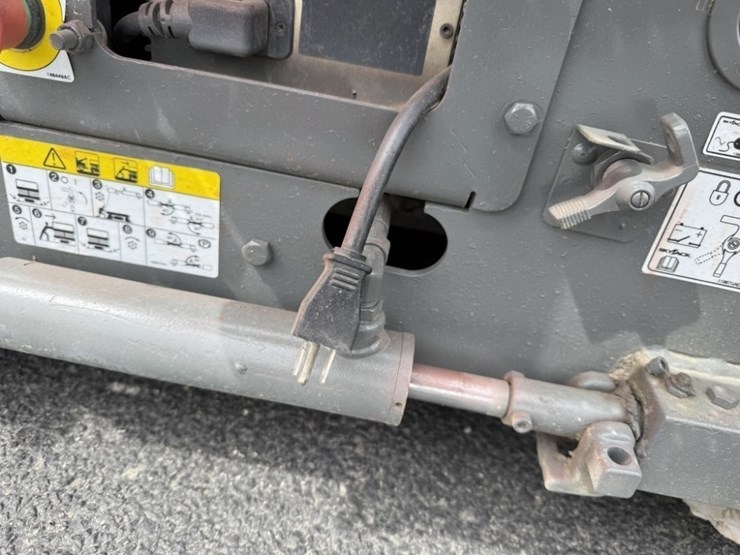 2013-skyjack-sjiii3219-image-18