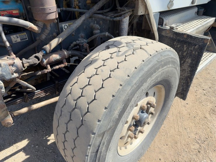 2002-kenworth-t800-image-10