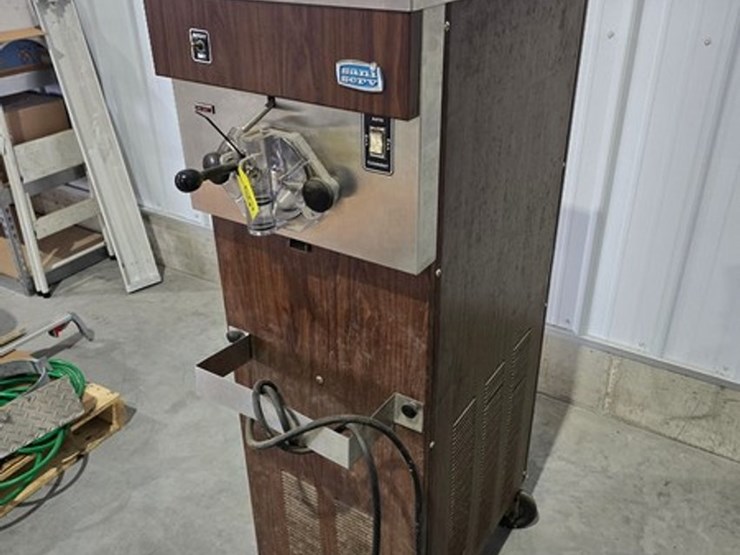 #49-•-sani-serv-w4611e-ice-cream-machine-image-1