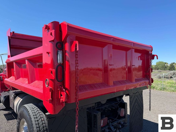 2010-ford-f750-image-21