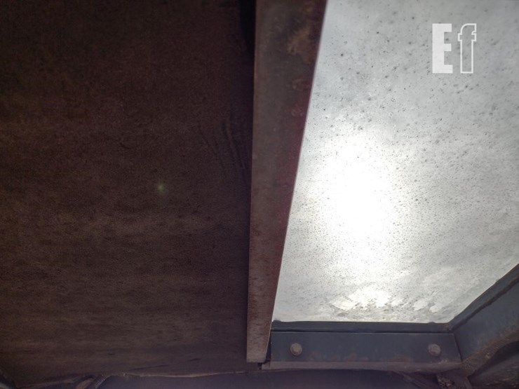 2013-deere-700k-lgp-image-12