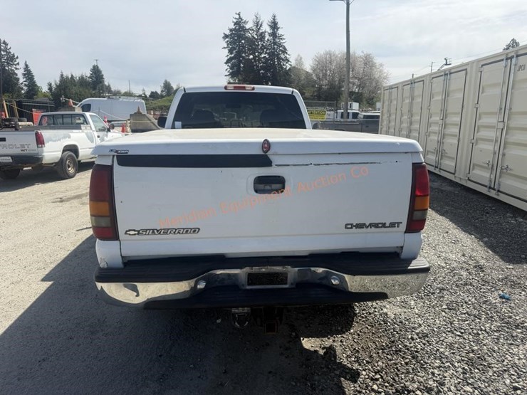 2001-chevrolet-silverado-2500-image-17