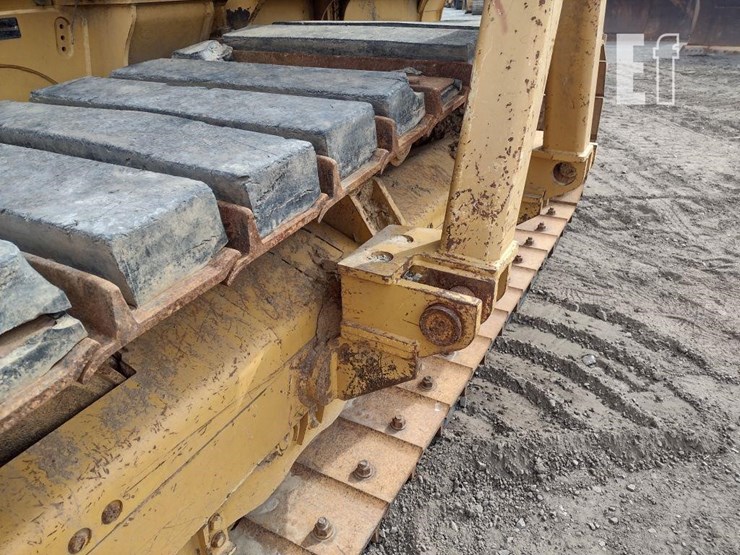 2013-deere-700k-lgp-image-24