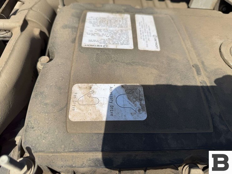 2016-freightliner-m2-bobtail-tractor-truck-image-38