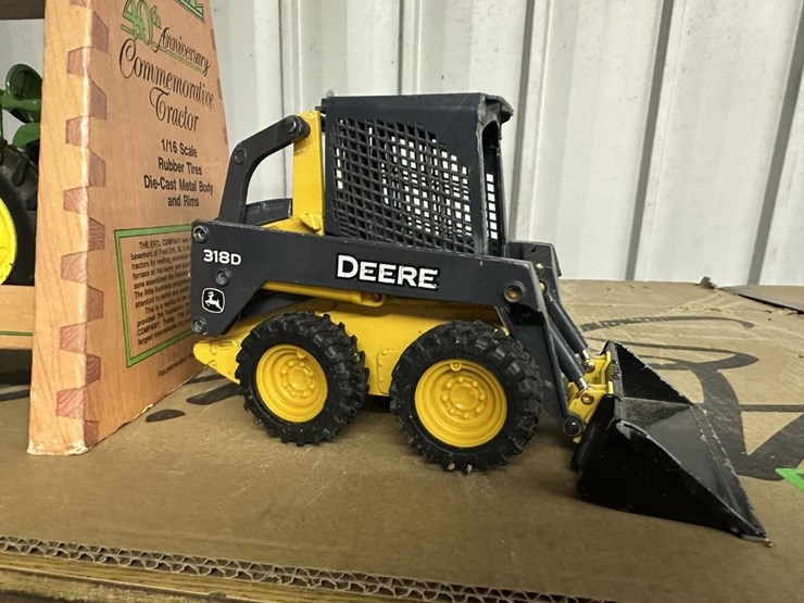 vintage-toy-tractors-image-3