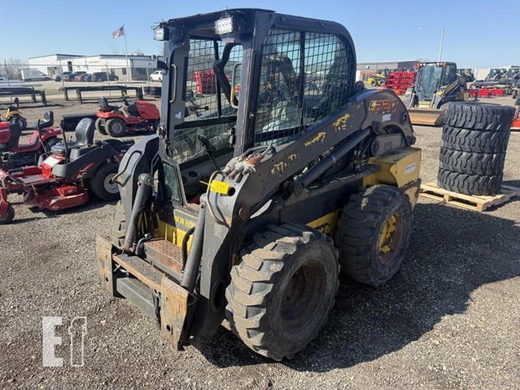 2018-new-holland-l220-image-1