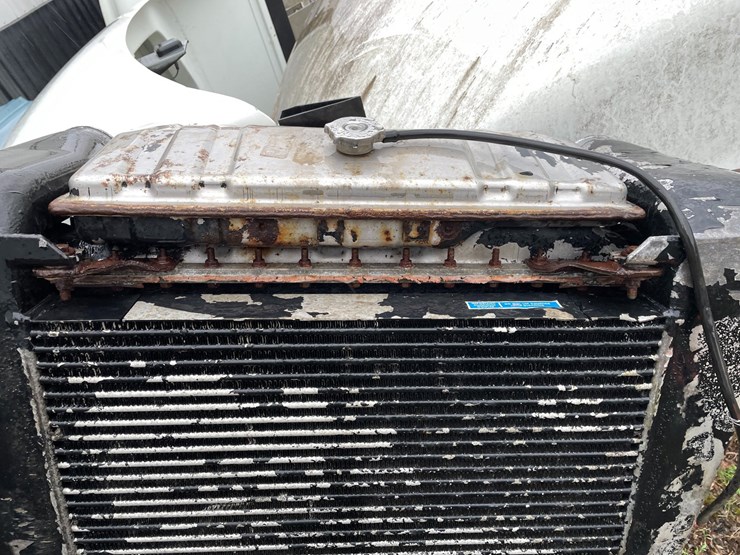 #10363-•-peterbilt-radiator-image-6