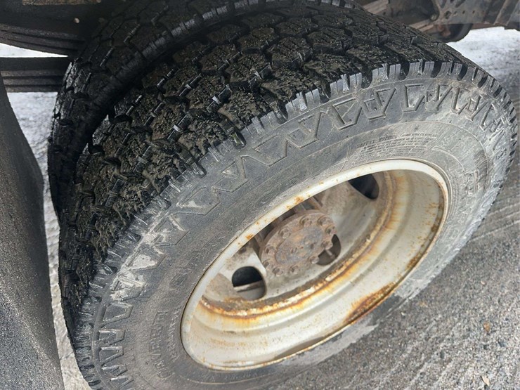 2020-hino-195-image-11