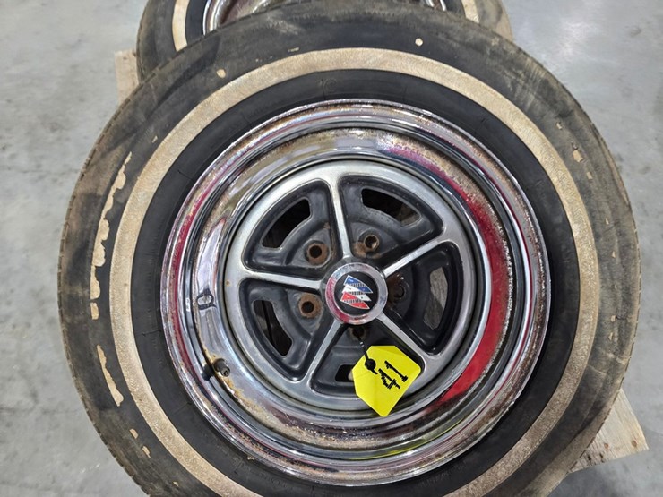 #41-•-buick-(2)-5-bolt-rims-image-7