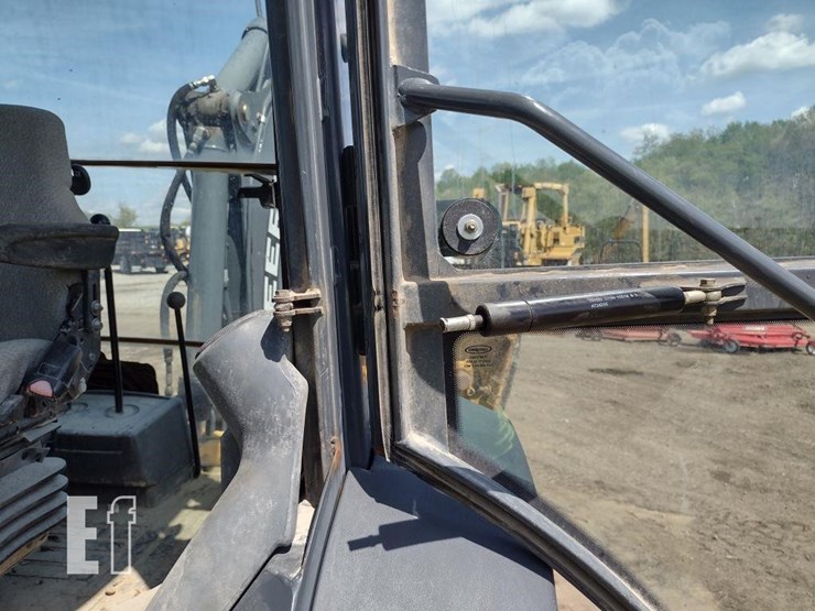 2010-deere-310j-image-14