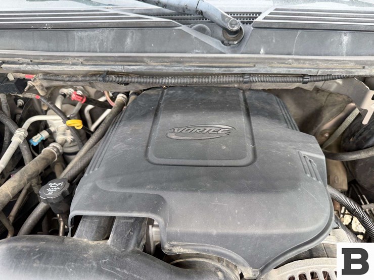 2007-chevrolet-suburban-1500-image-30