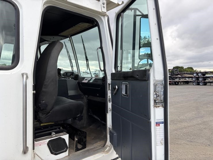 2011-autocar-xpeditor-image-9