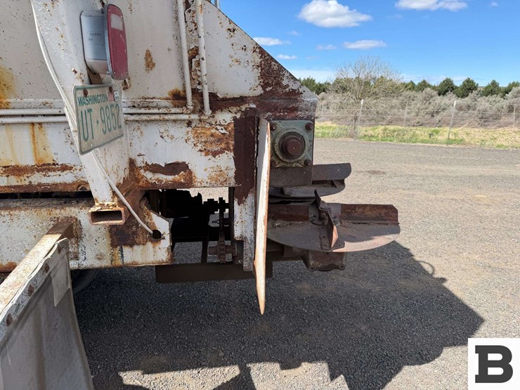 1977-international-fertilizer-truck-image-26