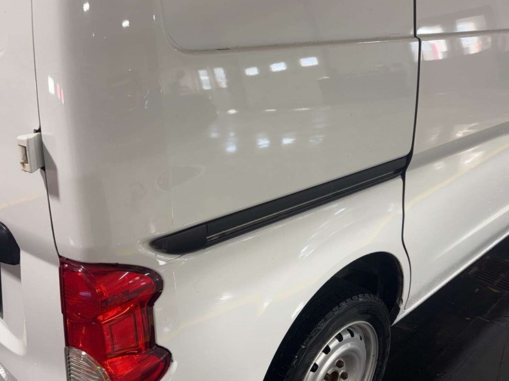 2021-nissan-nv200-image-27