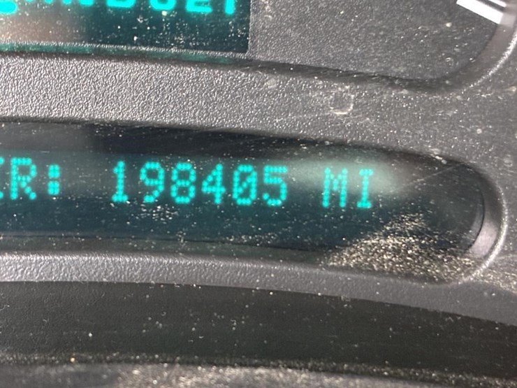 2004-chevrolet-silverado-2500hd-image-18