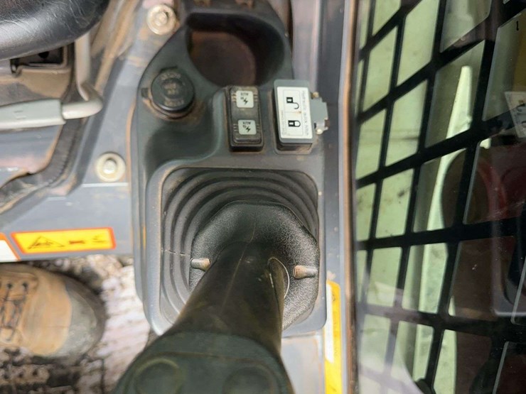 2024-takeuchi-tl6r-image-25