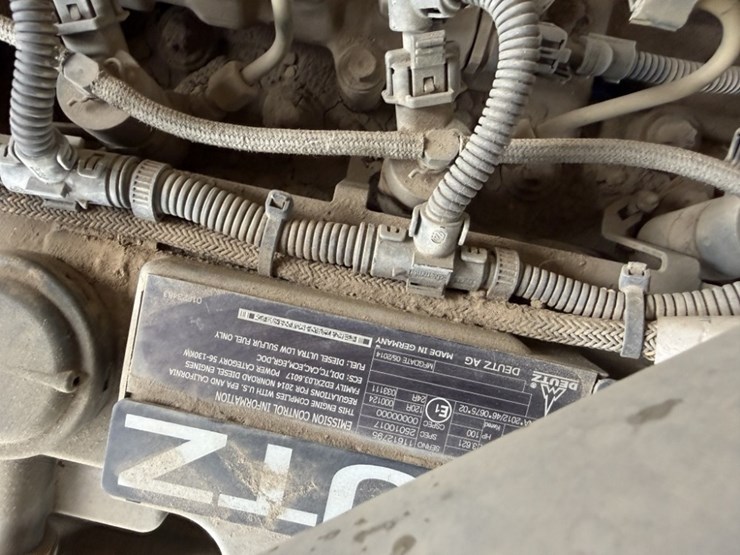 2014-genie-gth844-image-23