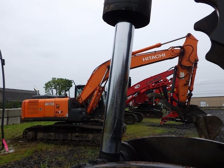deere-135g-image-26