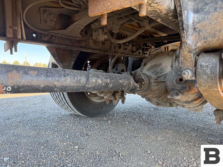 2009-freightliner-m2-box-van-truck-image-21