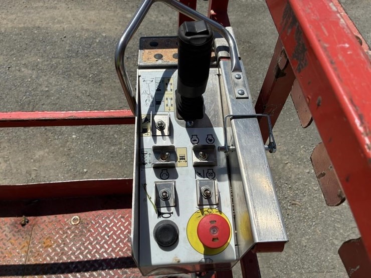 2014-skyjack-sj6832rt-image-14