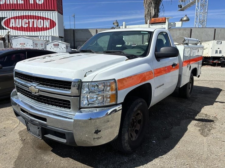 2009-chevrolet-silverado-3500-image-1