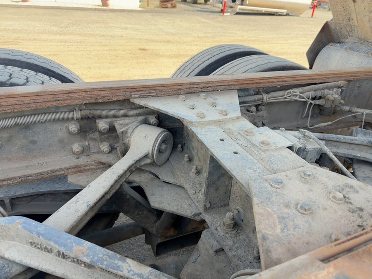 2002-kenworth-t800-image-19