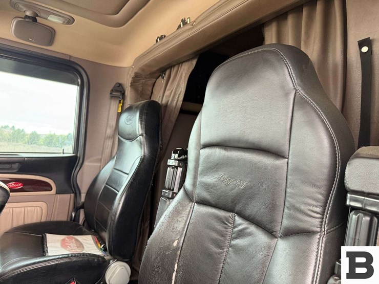 2013-peterbilt-388-image-64