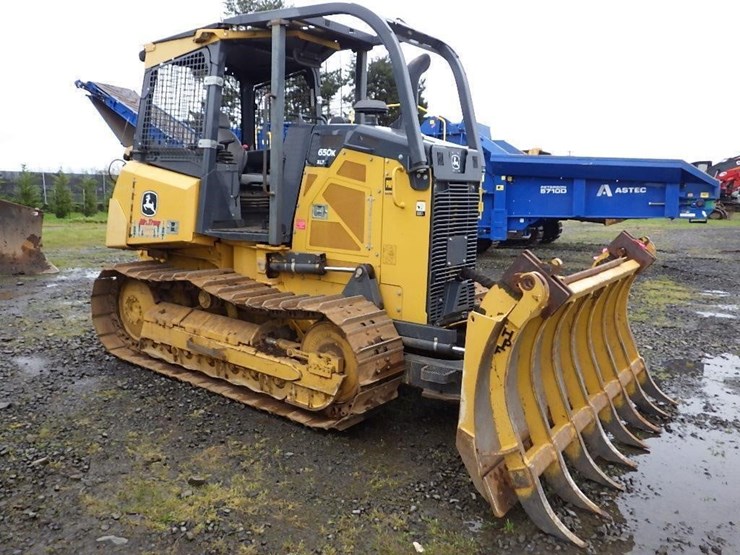 2016-deere-650k-image-2