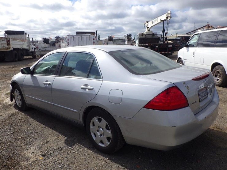 2007-honda-accord-sedan-image-4