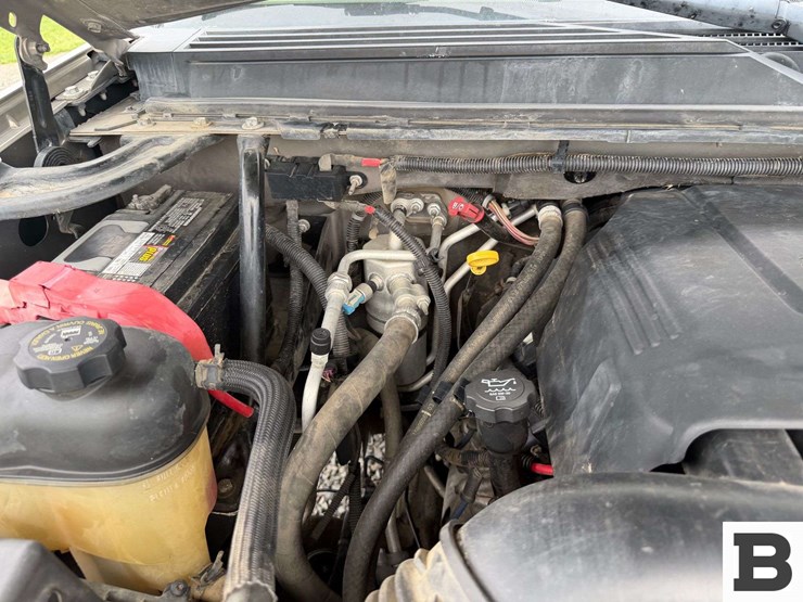 2007-chevrolet-suburban-1500-image-31