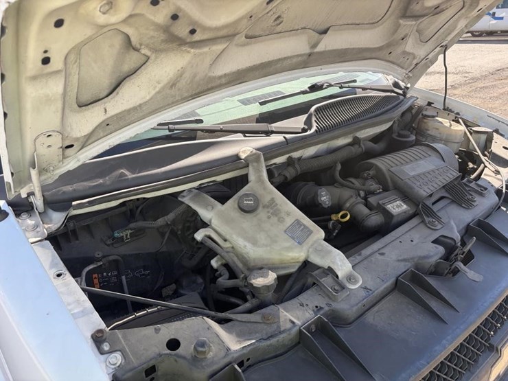 2015-chevrolet-express-2500-image-7