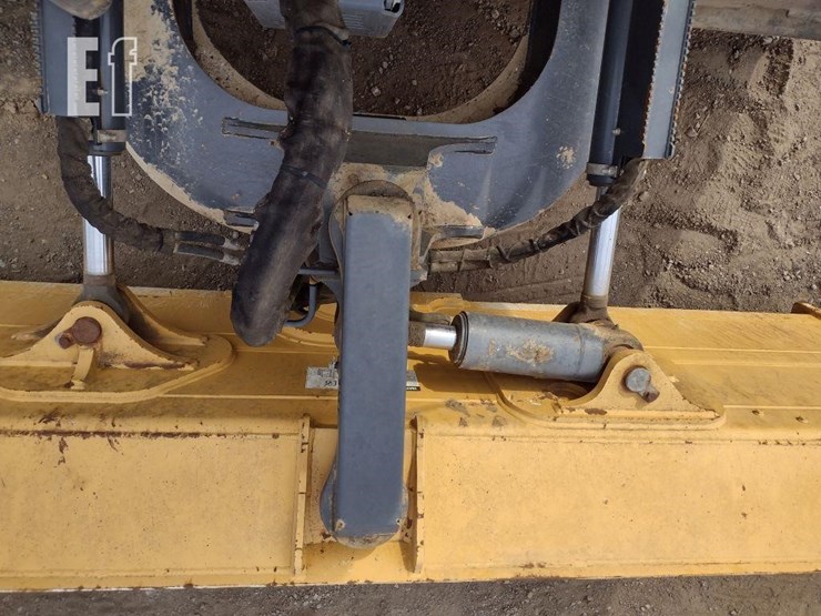 2013-deere-700k-lgp-image-31