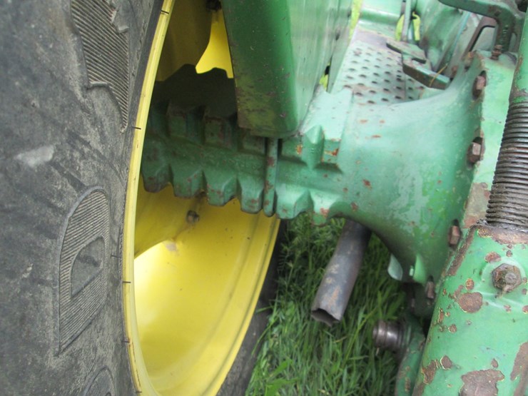 1976-john-deere-2040-image-10