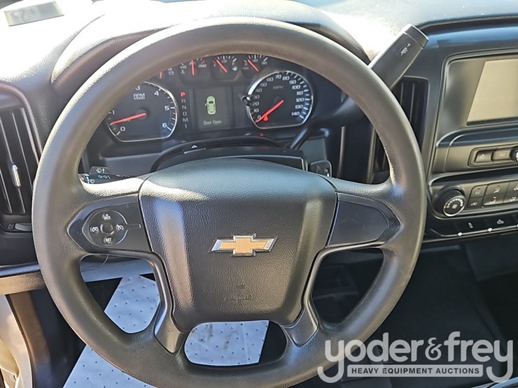 2016-chevrolet-silverado-3500hd-image-32