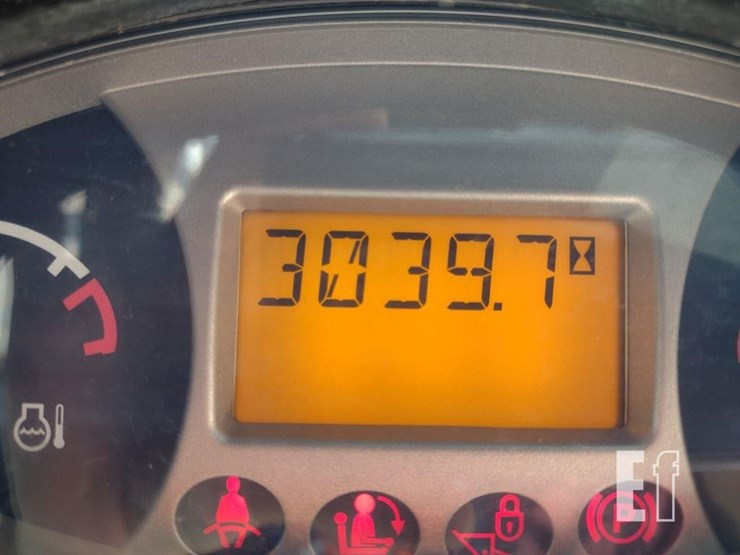 2013-bobcat-t770-image-6