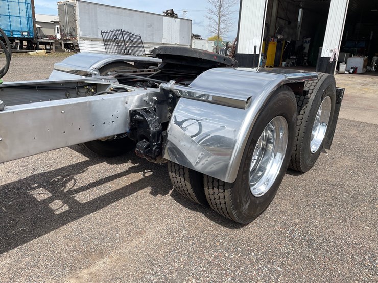 1970-peterbilt-358-image-32