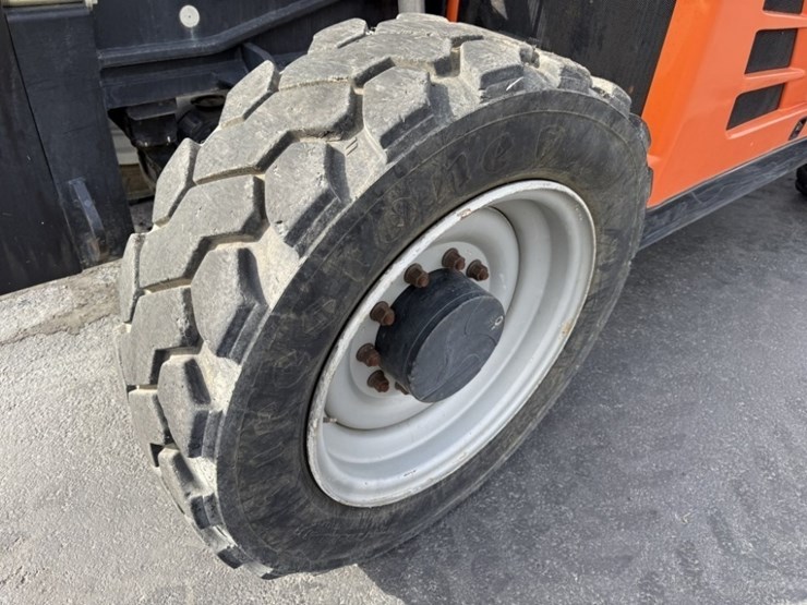 2015-jlg-g9-43a-image-19