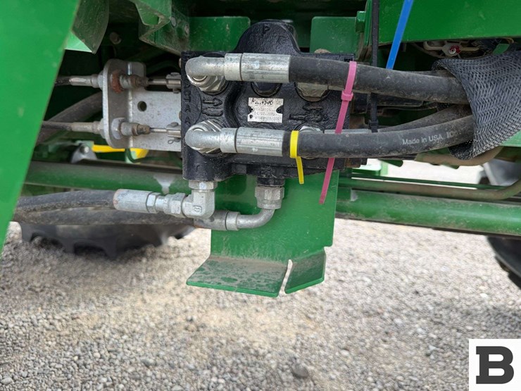 2015-john-deere-5075e-image-46