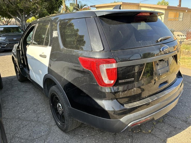2017-ford-explorer-police-interceptor-image-4