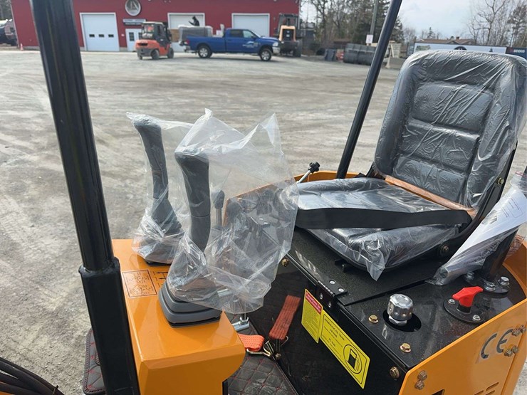 2026-future-ft13-mini-excavator-image-11