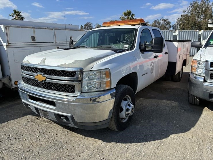 2012-chevrolet-silverado-3500-image-1
