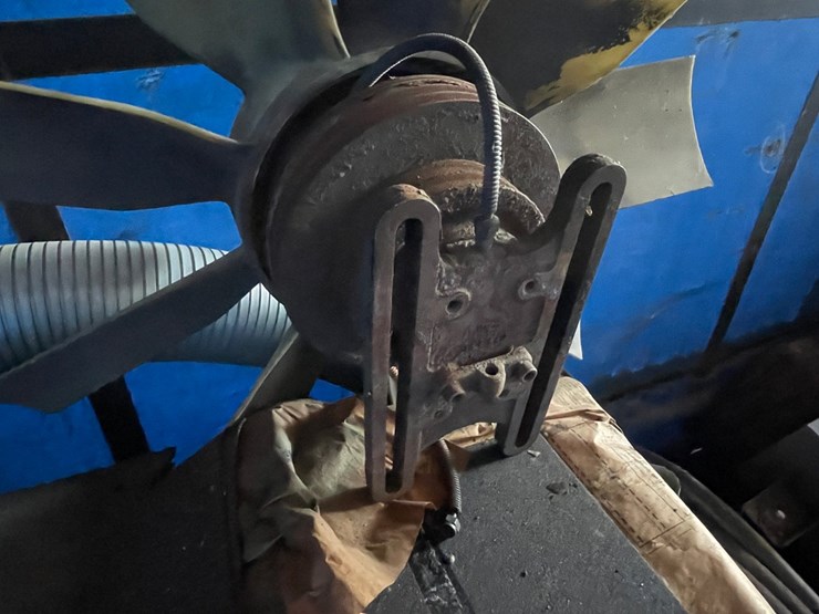 #10398-•-engine-clutch-fan-assembly-image-4