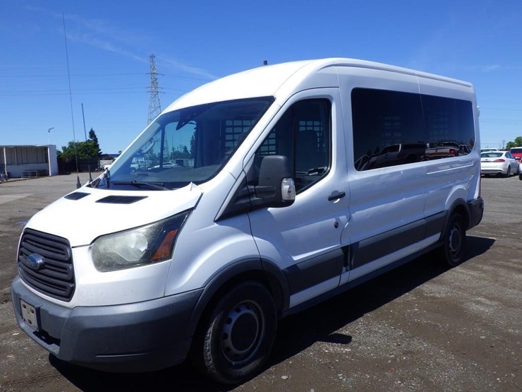 2017-ford-transit-image-1