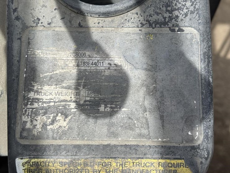 2020-caterpillar-2c6000-image-39