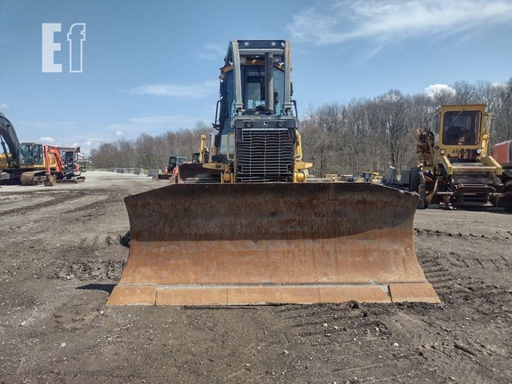 2008-deere-750j-lt-image-2