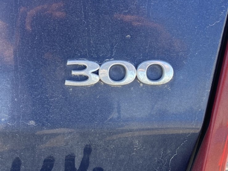 2006-chrysler-300-sedan-image-11