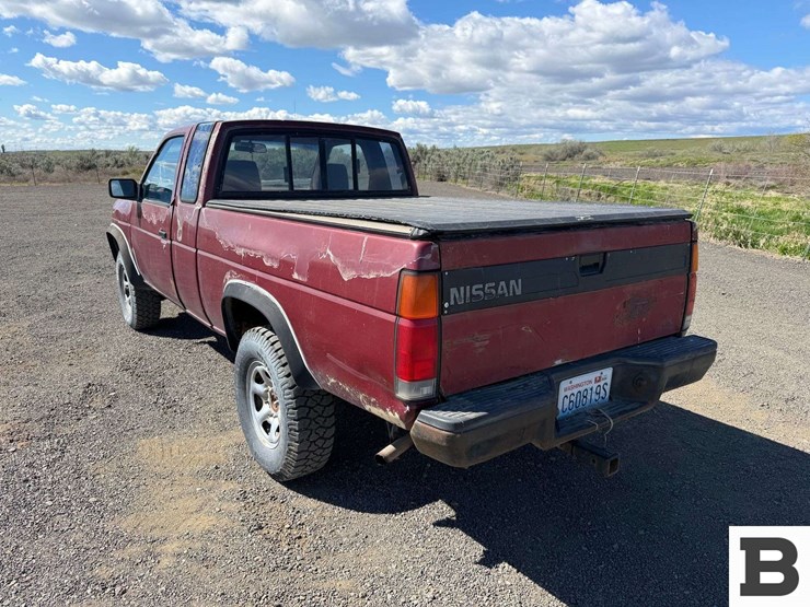 1987-nissan-pickup-image-3