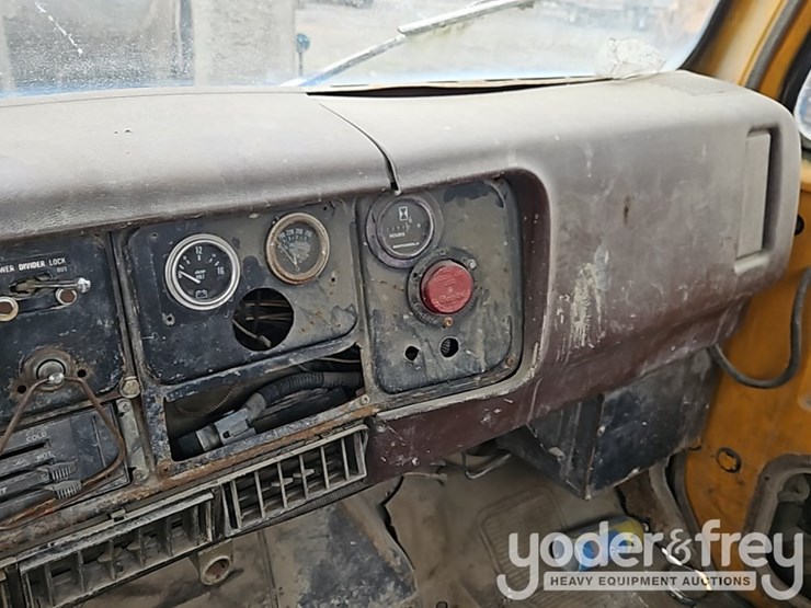 international-f-2654-image-29