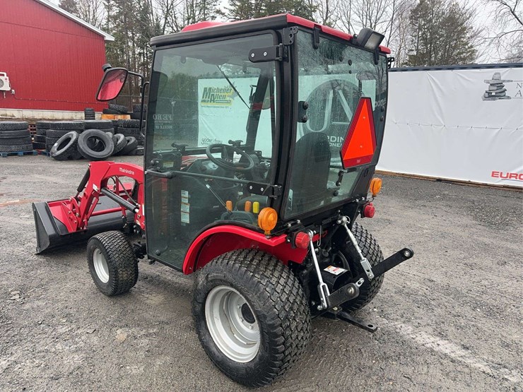 2023-mahindra-emax-25l-image-7